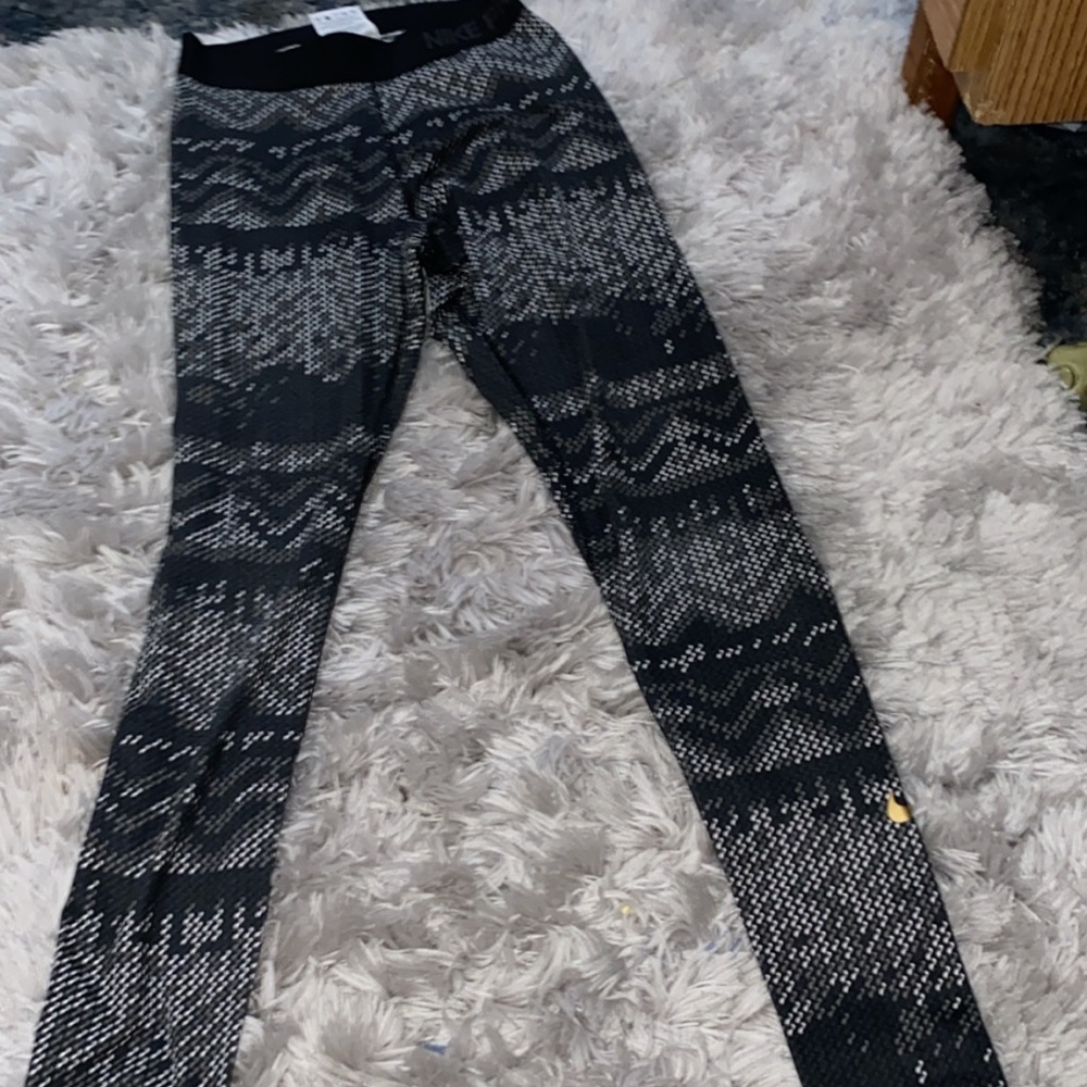 Printed Nike pro leggings